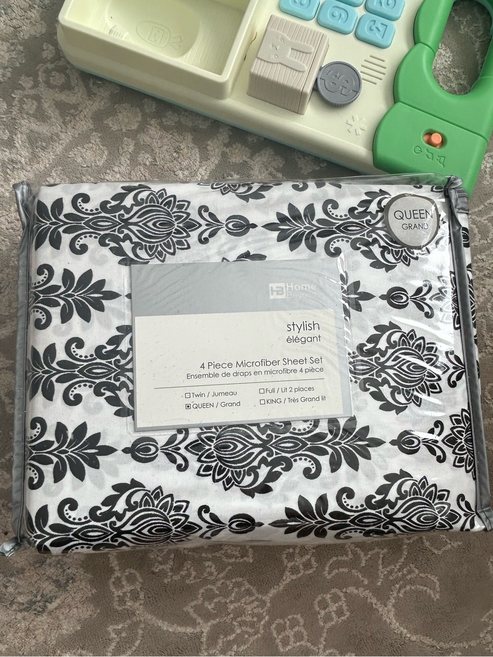 Home Collection Black & White Damask 4-Piece Microfiber Sheet Set - Queen